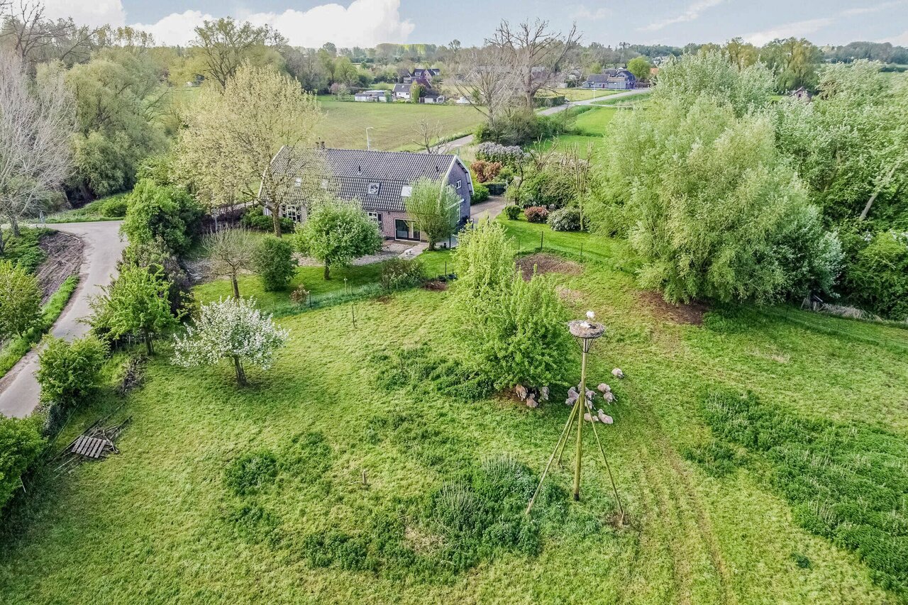 3 foto drone aangepast.jpg