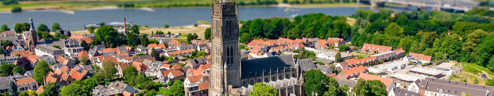 Luchtfoto Zaltbommel 2 tilt shift.jpg