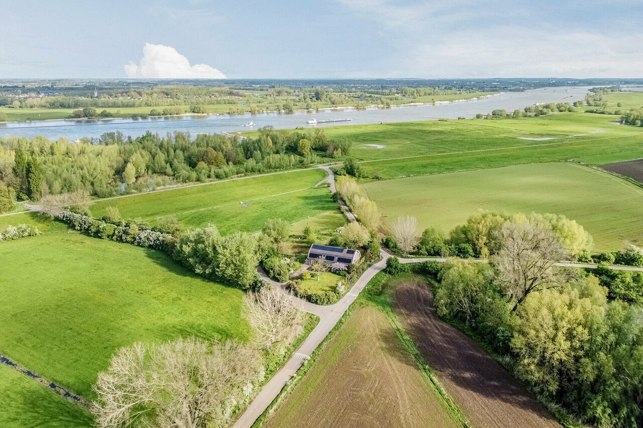 4 foto drone aangepast.jpg